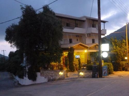 Hostal Babis Taverna & Rooms