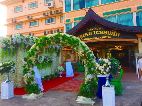 Nakhonesack Hotel 3