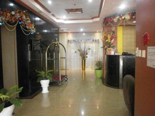 C & L Sea View Hotel