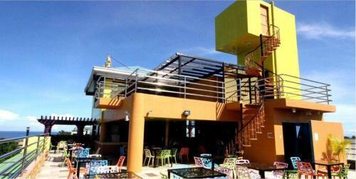 C & L Sea View Hotel