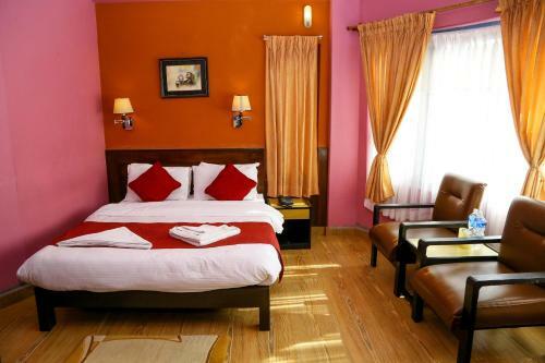 Hotel Silver Oaks Inn