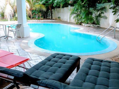 Rumah Putih Bed & Breakfast Near Klia & Klia 2