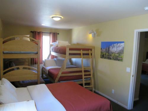 Hotel Convict Lake Resort