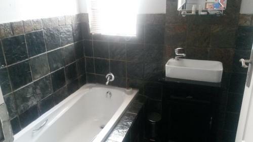 Bed & Breakfast Hiflyerz Guest House