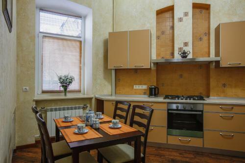Gsm Apartment At Kiev Train Station