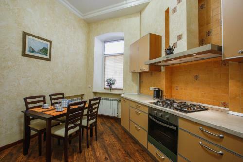 Gsm Apartment At Kiev Train Station