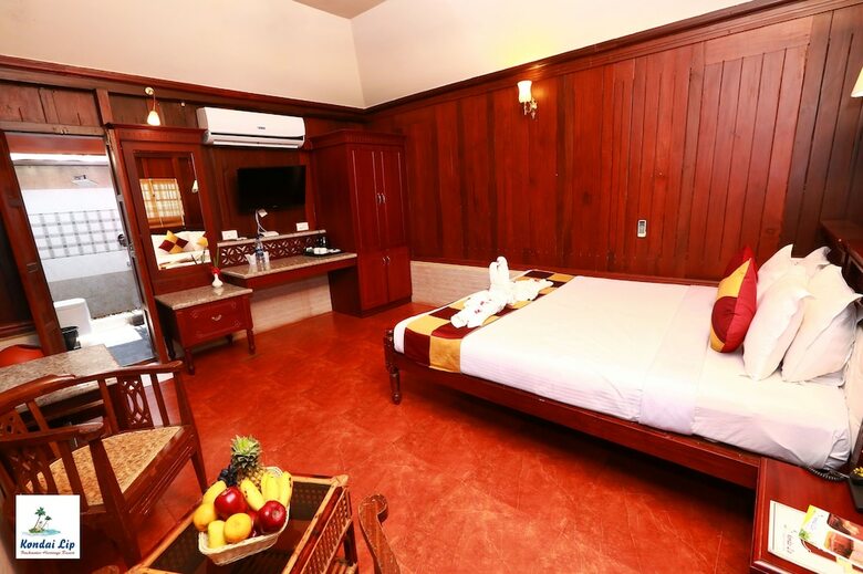 Hotel Kondai Lip Backwater Heritage Resort