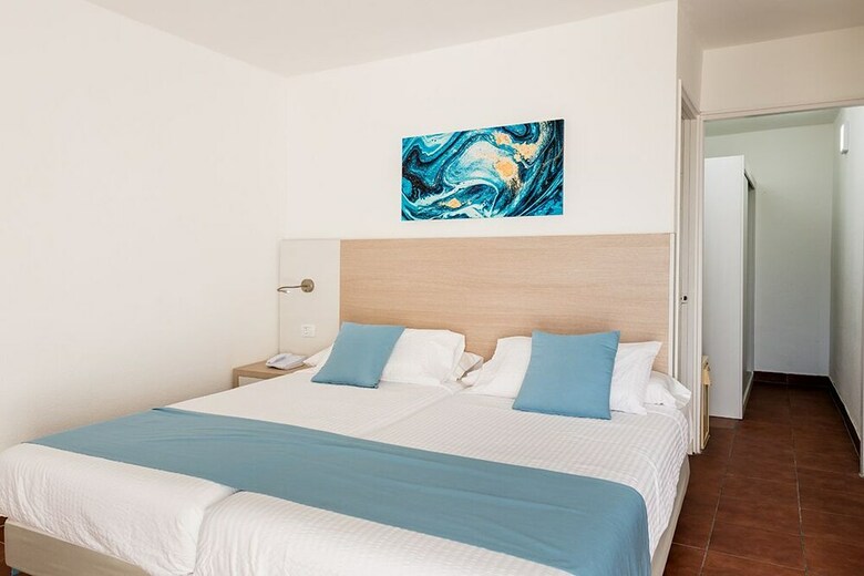 Aparthotel New Folias