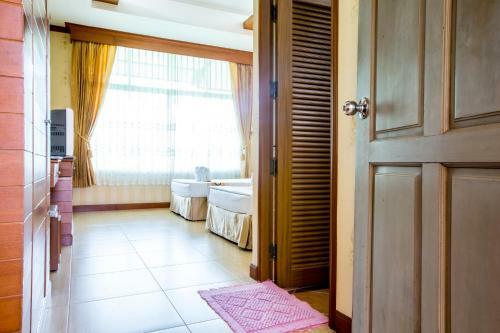 Juntra Resort & Hotel