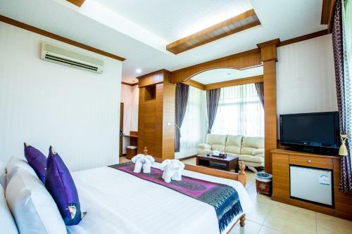 Juntra Resort & Hotel