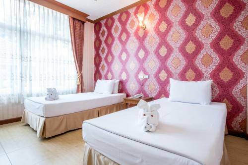 Juntra Resort & Hotel