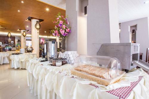 Juntra Resort & Hotel