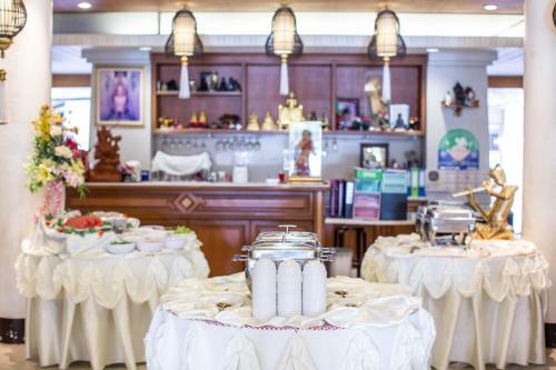 Juntra Resort & Hotel