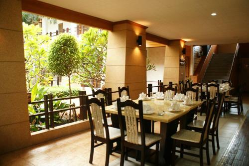 Juntra Resort & Hotel
