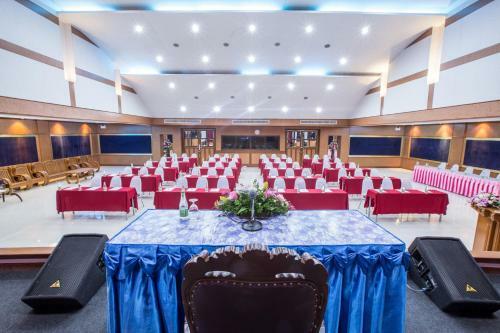 Juntra Resort & Hotel