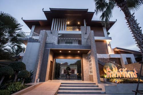 Juntra Resort & Hotel