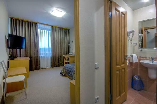 Tourist Hotel