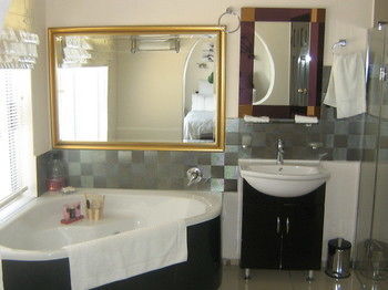 Hostal Winchester Lodge