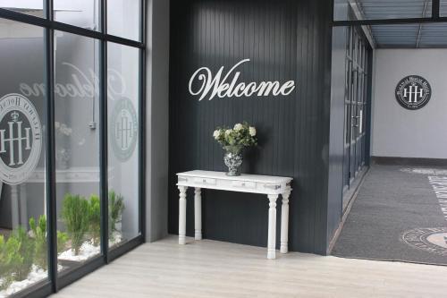 Halfway House Hotel