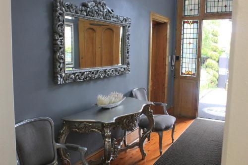 Halfway House Hotel