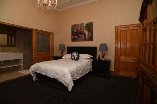 Halfway House Hotel