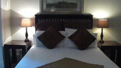 Hostal Mythai Guesthouse