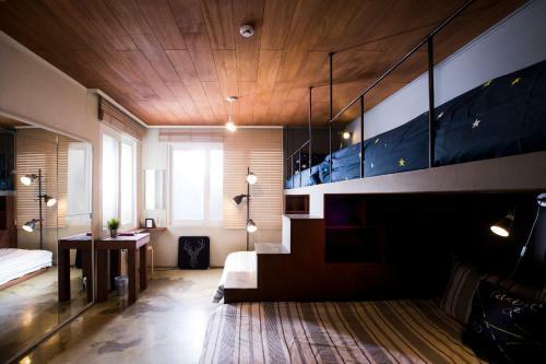 Hostal Sis N Bro Guesthouse