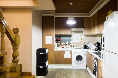 Hostal Sis N Bro Guesthouse