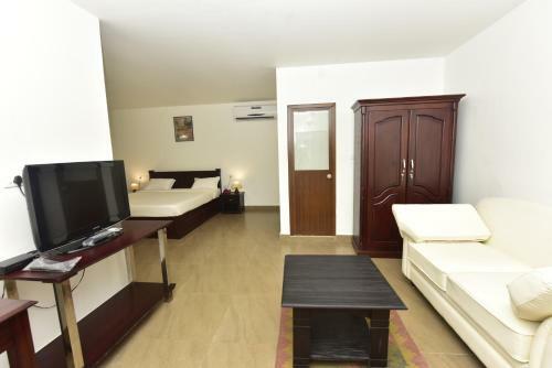 Hotel Sadhoo Holistic Inn