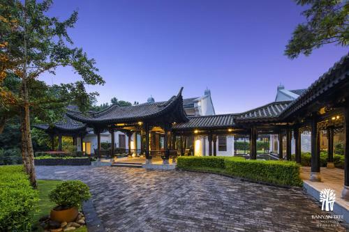 Tengchong Hotel Hotspring Village