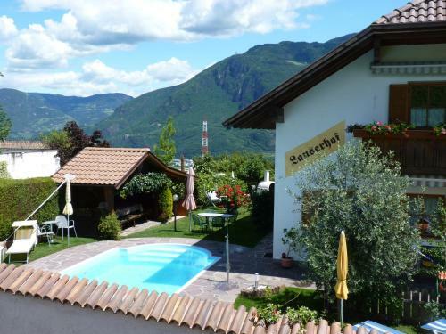 Hostal Ferienwohnungen Lanserhof