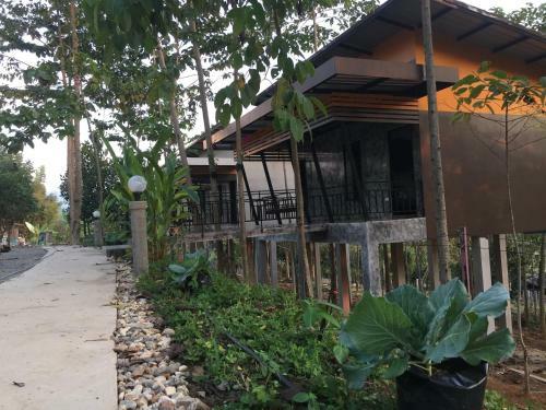 Hotel Baan Rai Phufah Resort Chiangrai