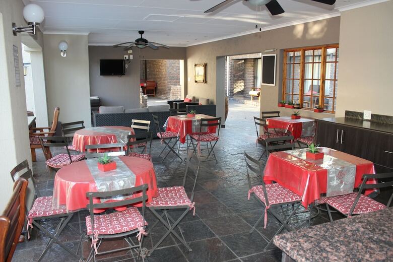 Hostal Royal Game Guest House