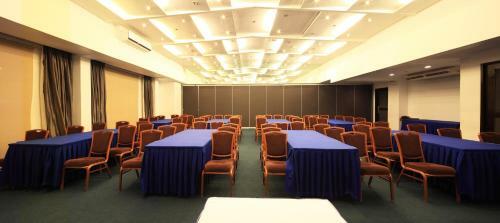 Hotel Microtel By Wyndham Mall Of Asia