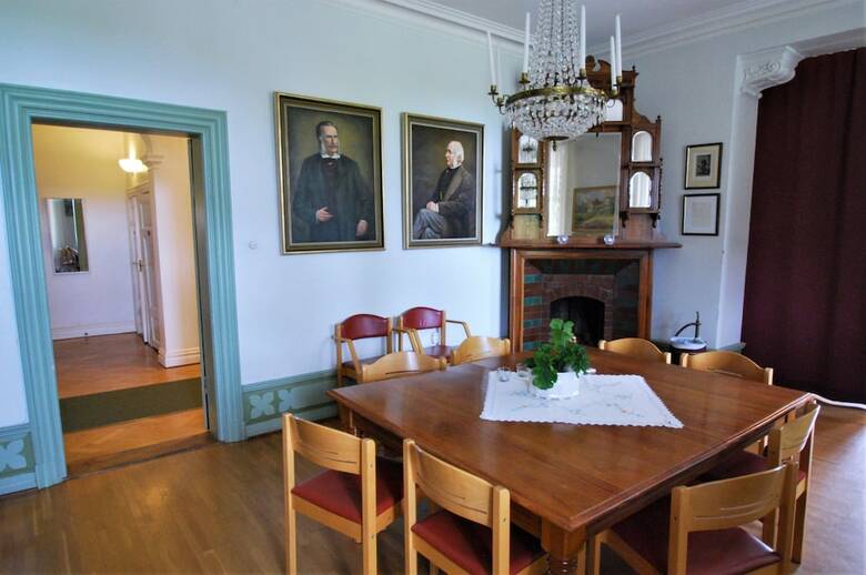 Hostal Hellidens Slott Och Vandrarhem
