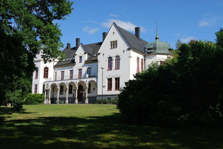 Hostal Hellidens Slott Och Vandrarhem