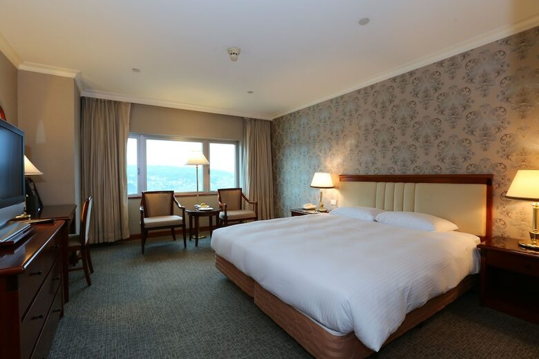 Evergreen Laurel Hotel, Keelung