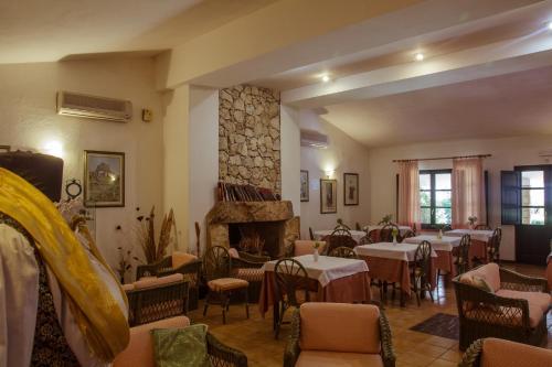 Hotel Sinis Vacanze Sa Pedrera