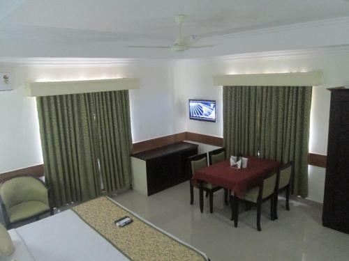 Hotel Paray Village County