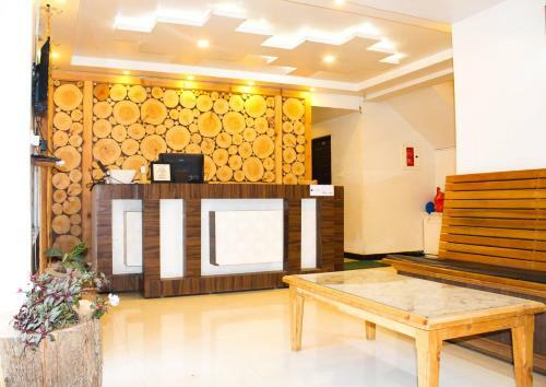 Hotel Alwoodland Residency