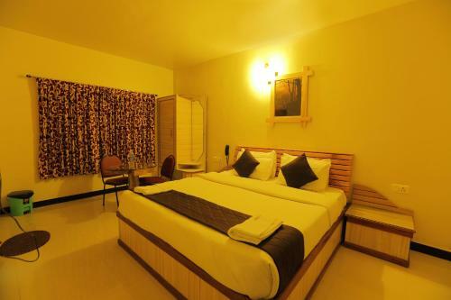 Hotel Alwoodland Residency
