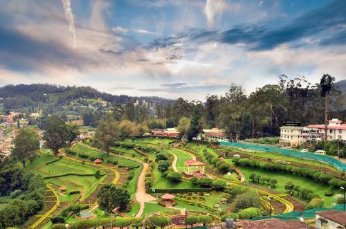 Hotel Alwoodland Residency