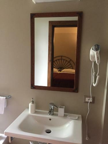 Hostal La Finestra Sul Po - Agriturismo