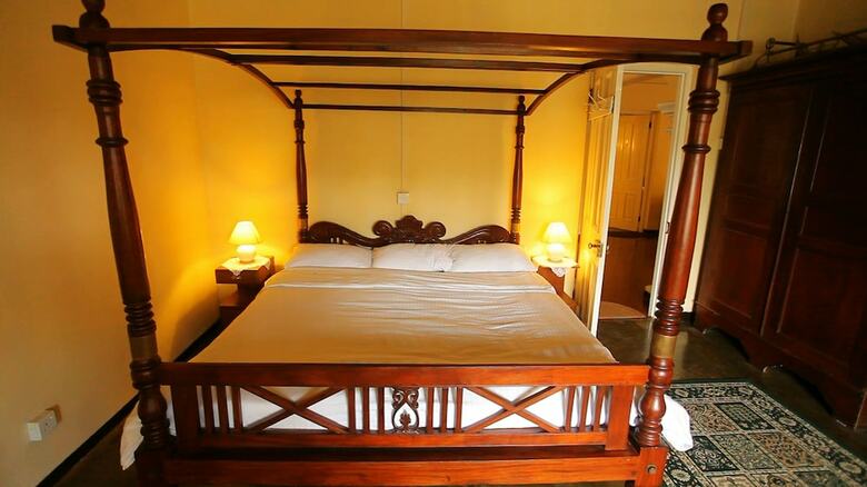 Villa Senani Colonial Holiday Bungalow