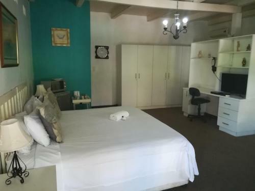 Hostal La Familia Guest House