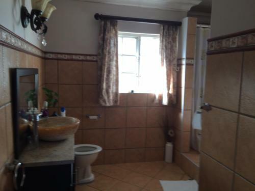 Hostal La Familia Guest House