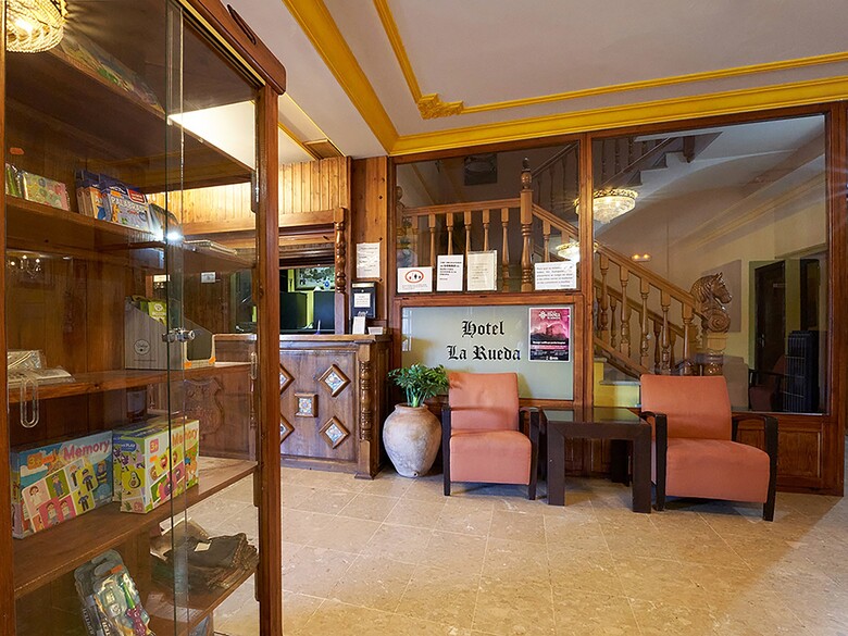 Hotel La Rueda