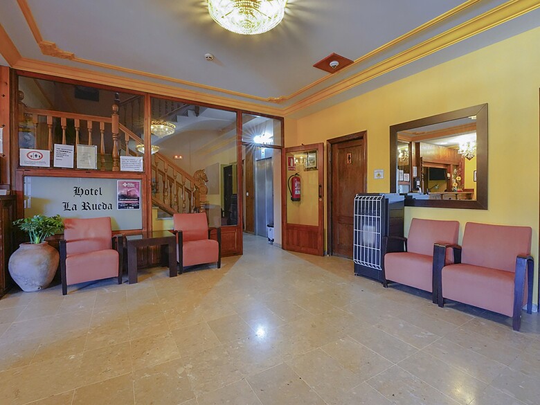 Hotel La Rueda