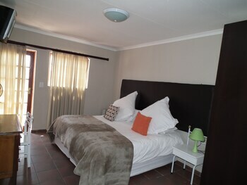 Hostal Lanseria Country Estate