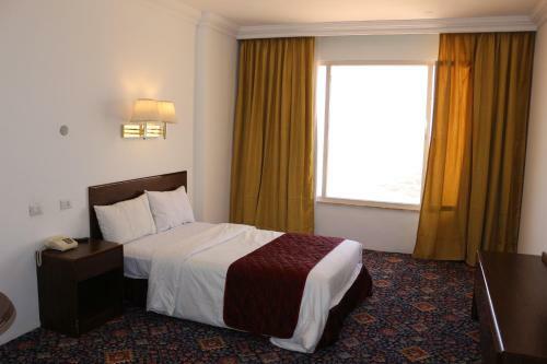 Grand View Hotel
